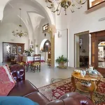 Villa Raffaella - *